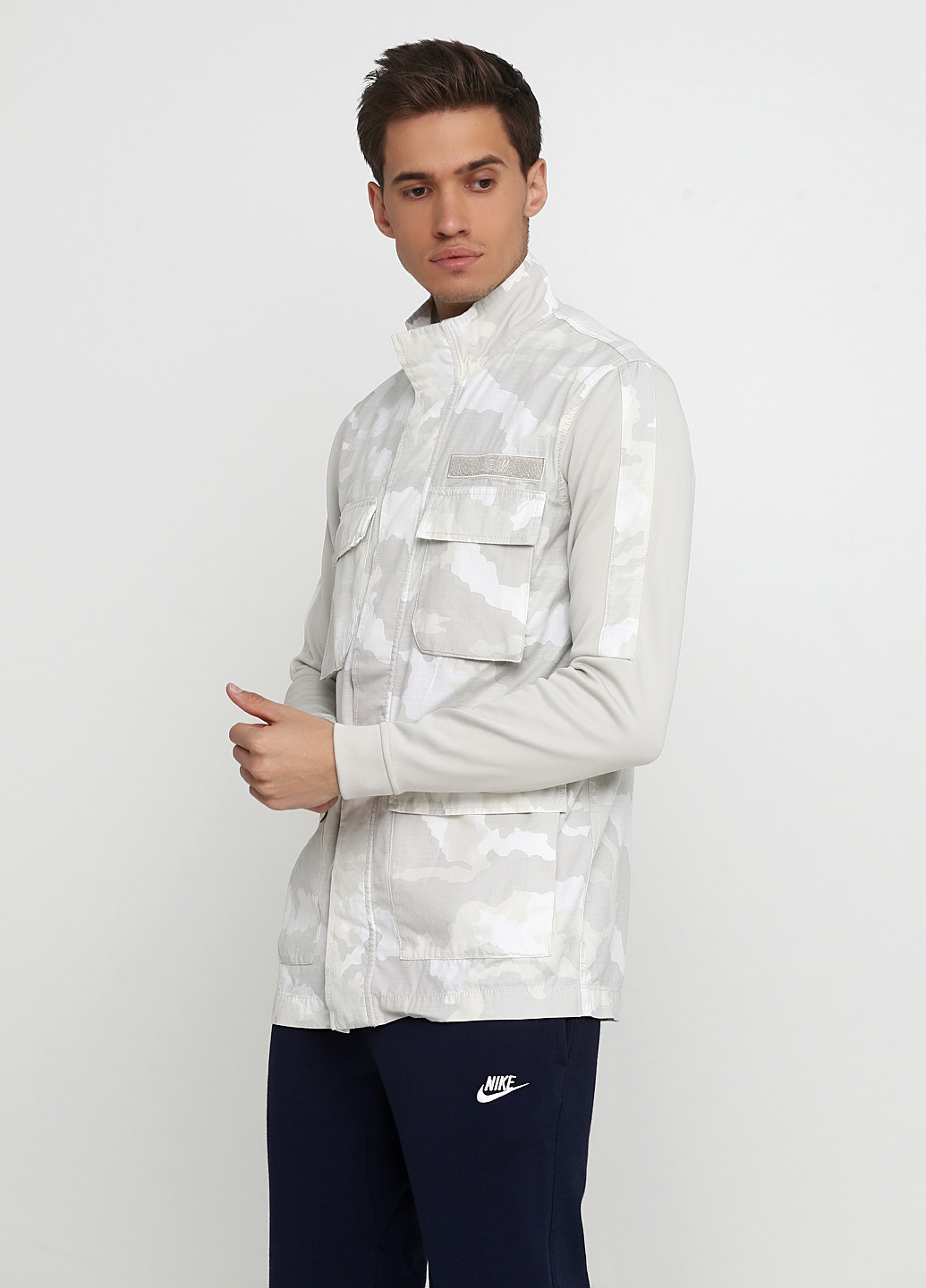Белая демисезонная куртка Nike M NSW NSW JKT CAMO