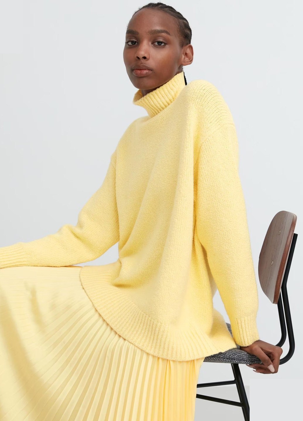 Жовтий демісезонний светр Uniqlo