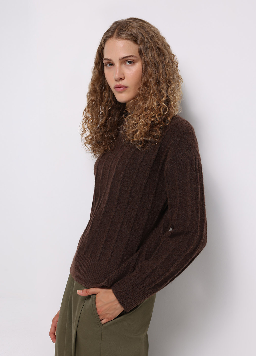 Темно-коричневый зимний джемпер джемпер Colin's