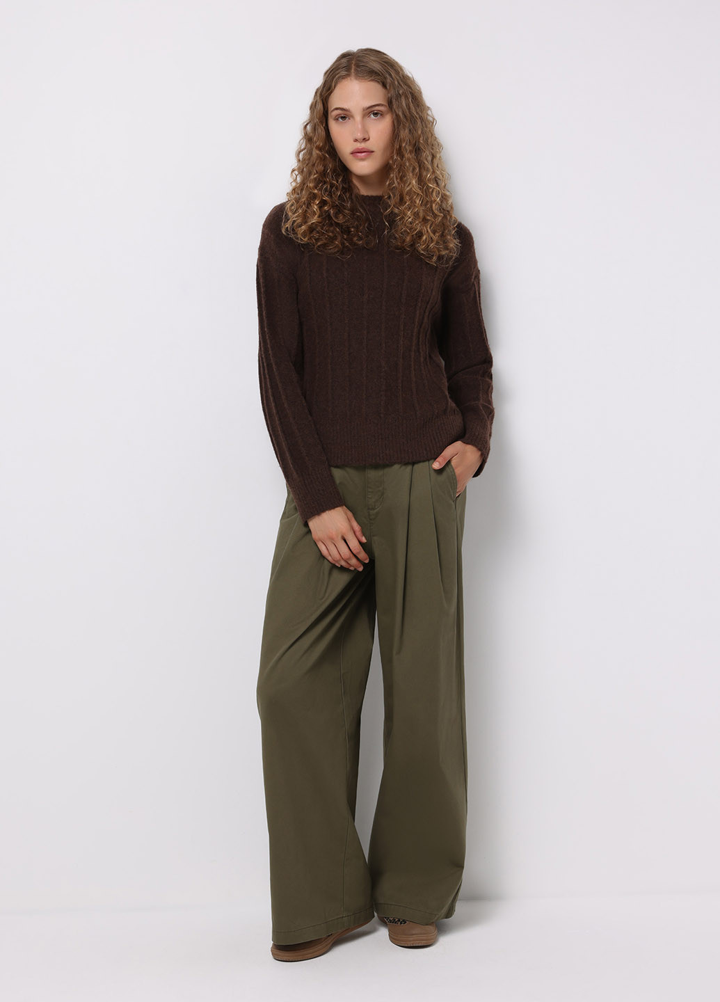 Темно-коричневый зимний джемпер джемпер Colin's