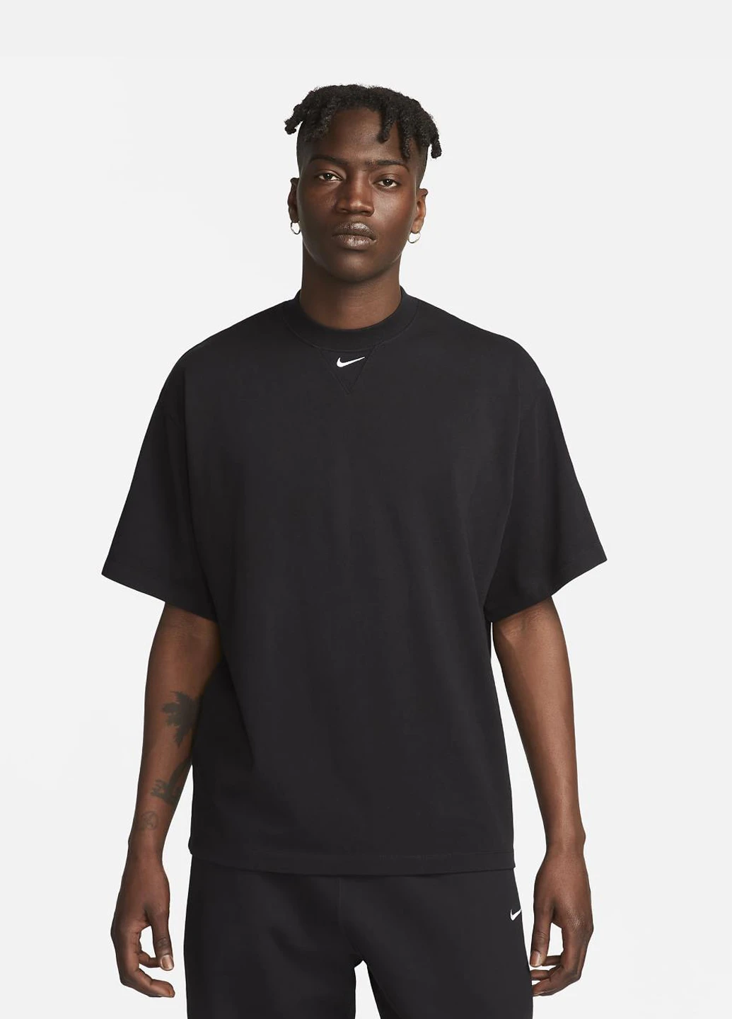Черная футболка fb7865-010 Nike Solo Swoosh
