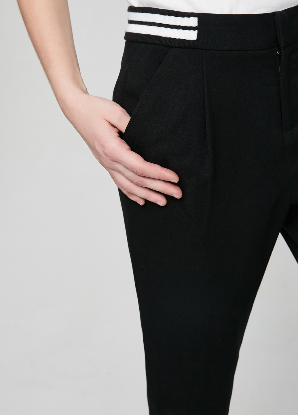 Черные кэжуал демисезонные укороченные брюки Only