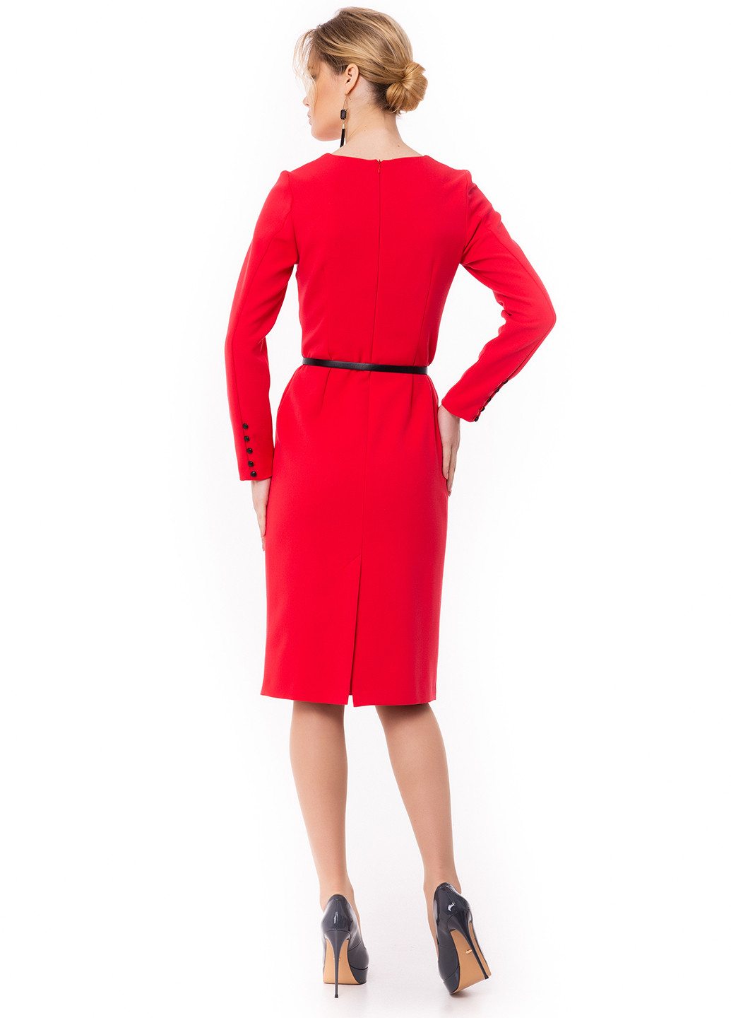 Красное коктейльное платье футляр Iren Klairie однотонное