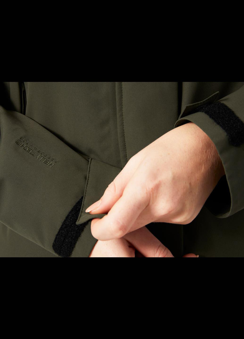 Оливкова (хакі) демісезонна куртка 53652-431 Helly Hansen mono material insulated rain coat