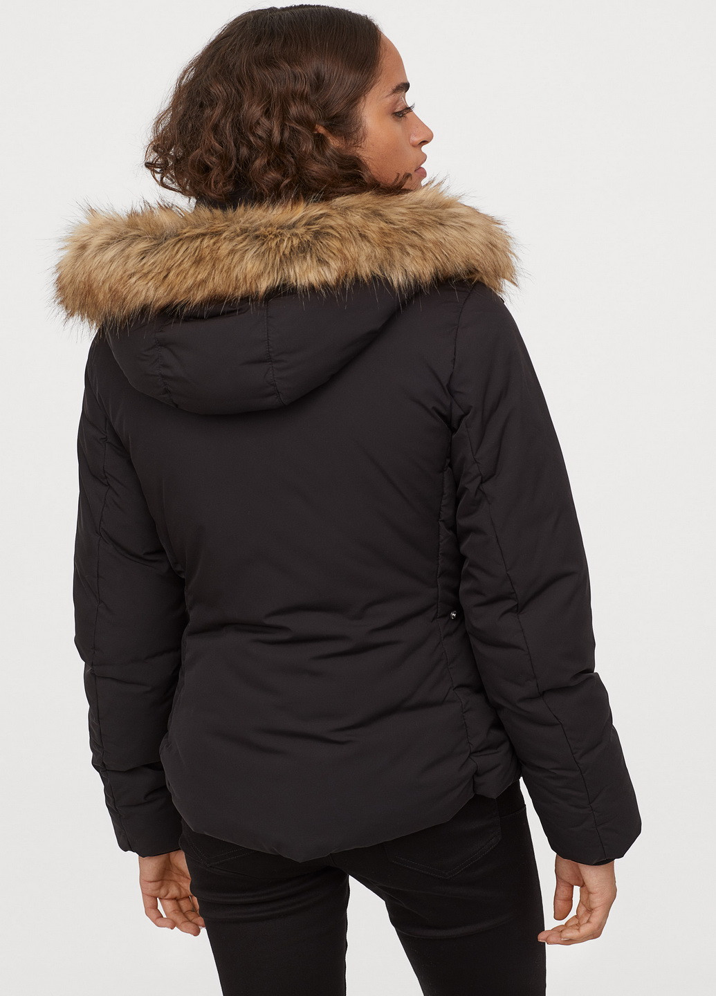 Черная демисезонная куртка H&M