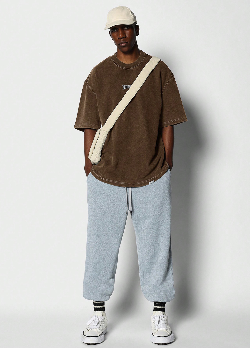 Коричнева футболка SHEIN