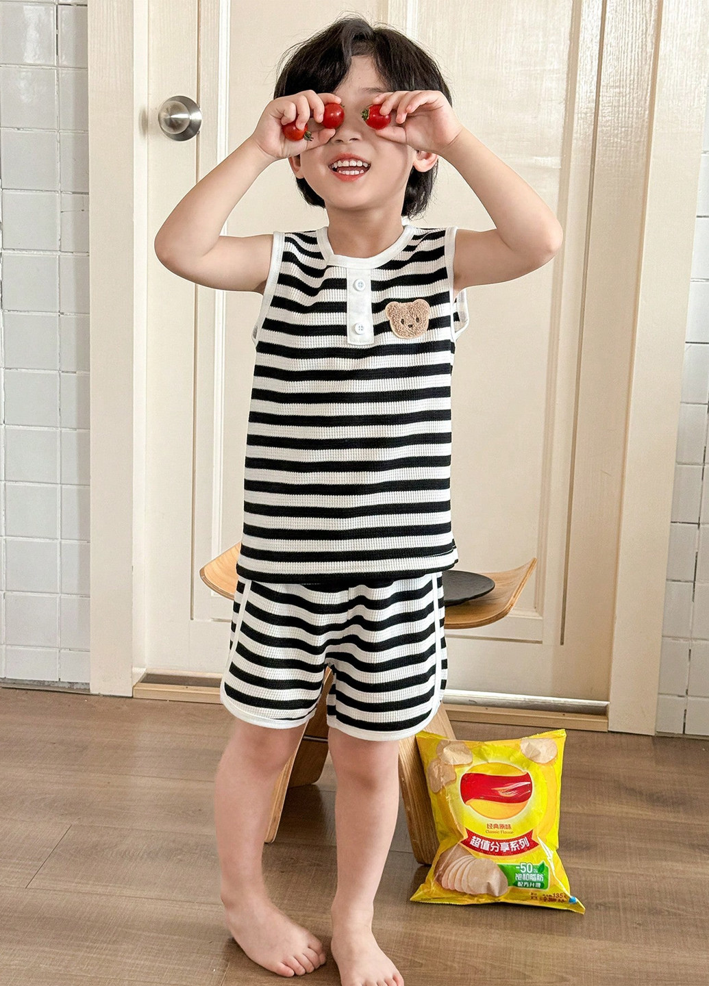 Чорно-біла всесезон піжама (сорочка, шорти) сорочка + шорти SHEIN