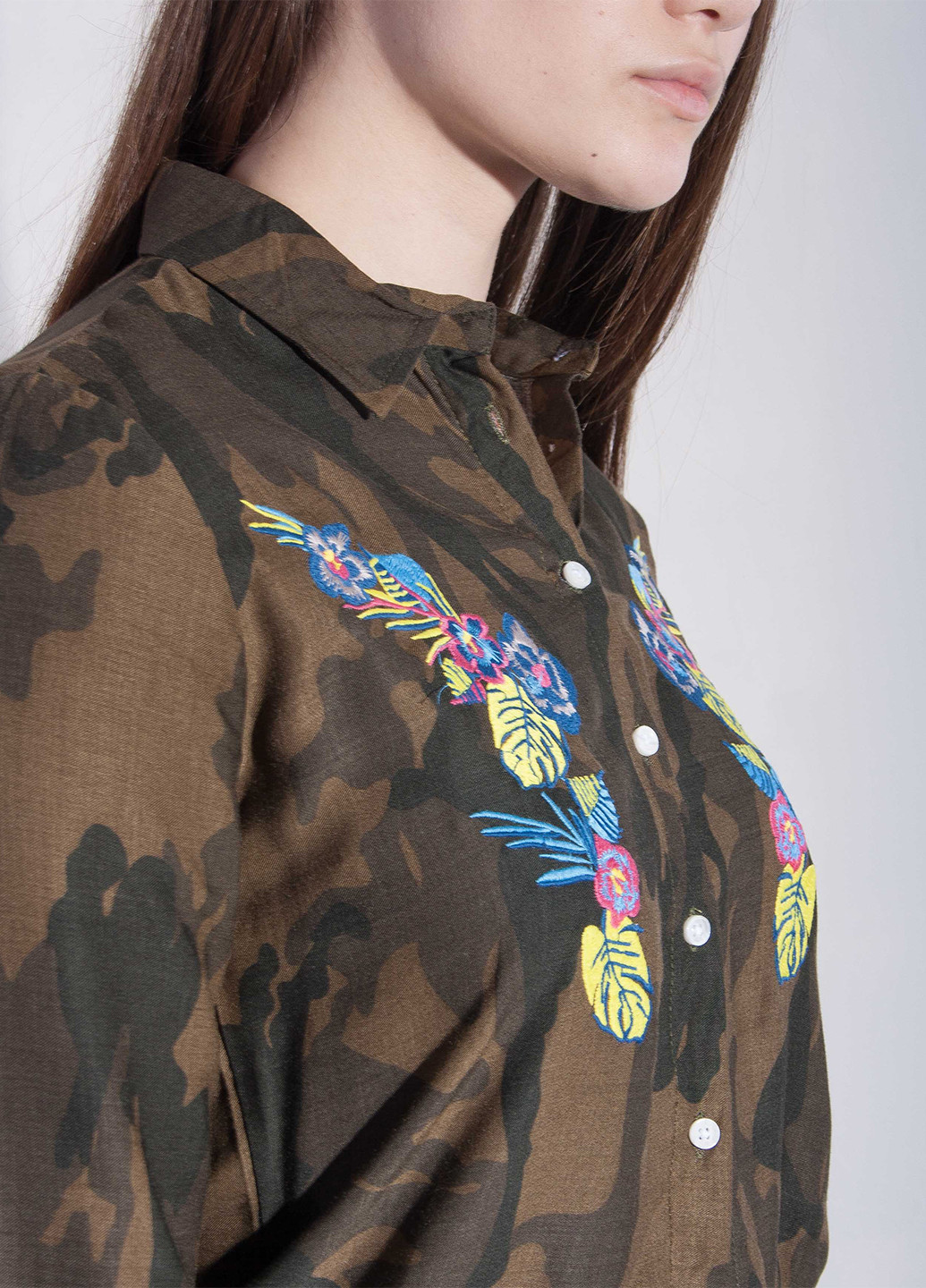 Оливковковая (хаки) кэжуал рубашка с рисунком GESVAGES