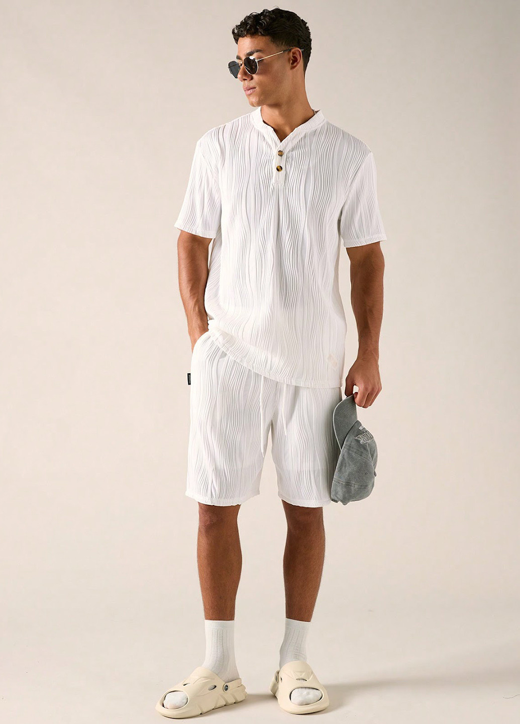 Білий літній комплект (футболка, шорти) SHEIN