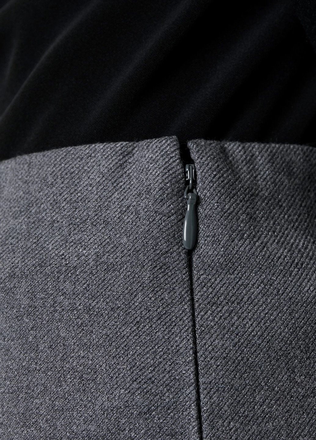 Темно-серые кэжуал демисезонные прямые брюки Weekday