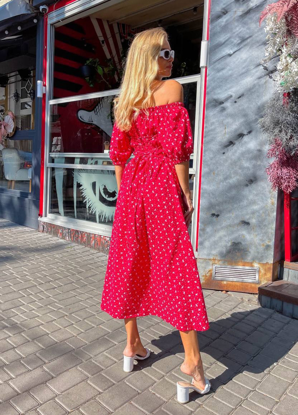 Червона кежуал сукня з відкритими плечима No Brand з абстрактним візерунком