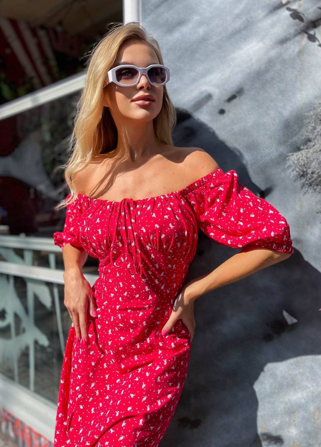 Червона кежуал сукня з відкритими плечима No Brand з абстрактним візерунком