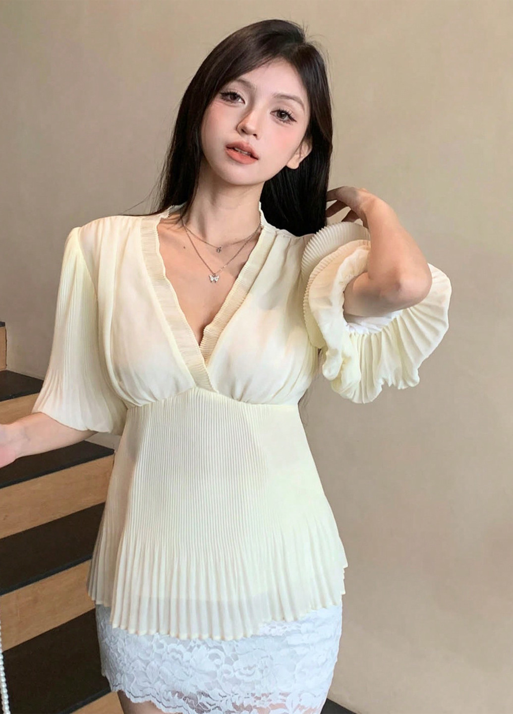 Молочная блуза SHEIN