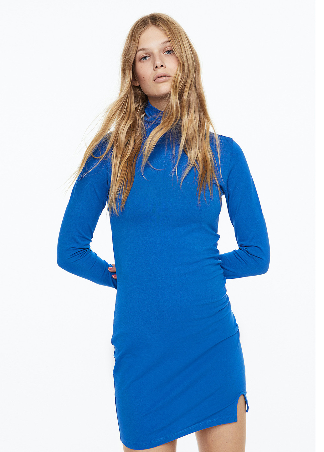 Синее кэжуал платье платье-водолазка H&M однотонное