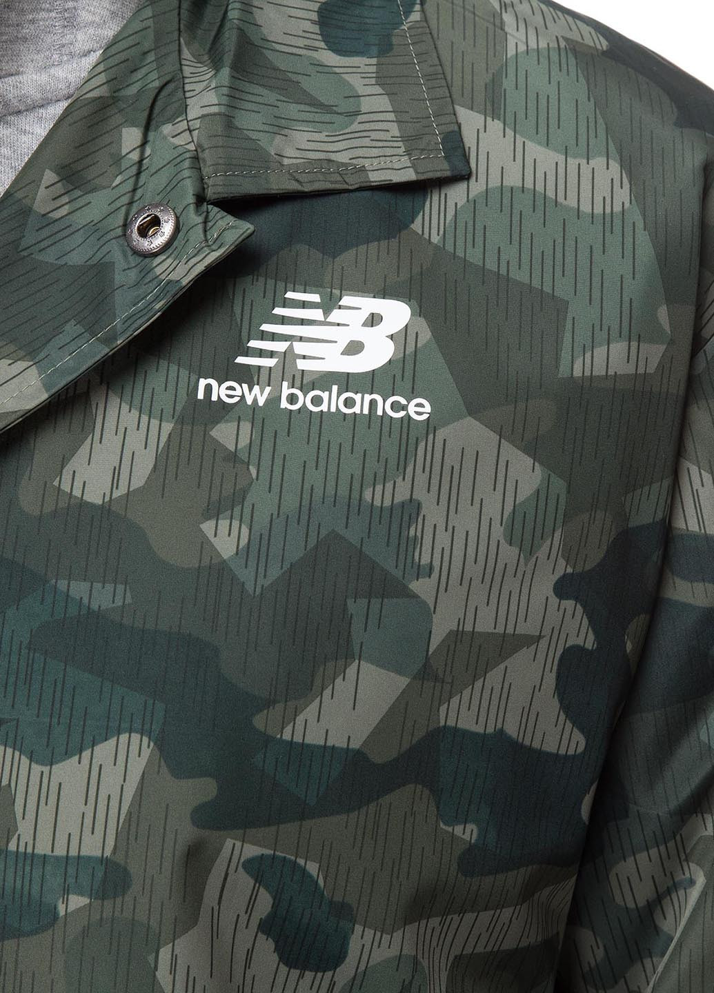 Оливкова (хакі) демісезонна куртка New Balance