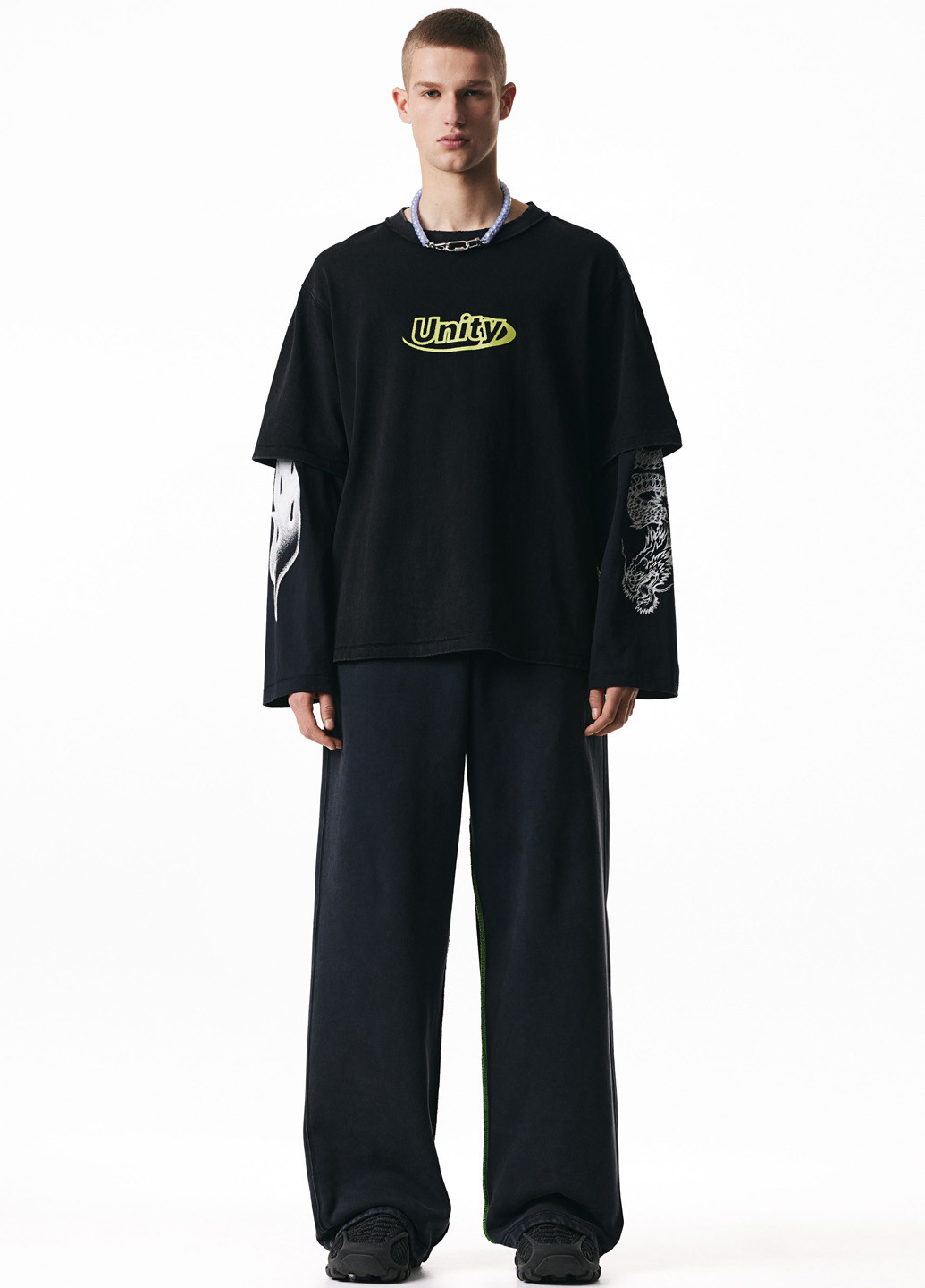 Черный демисезонный кэжуал лонгслив H&M с надписями