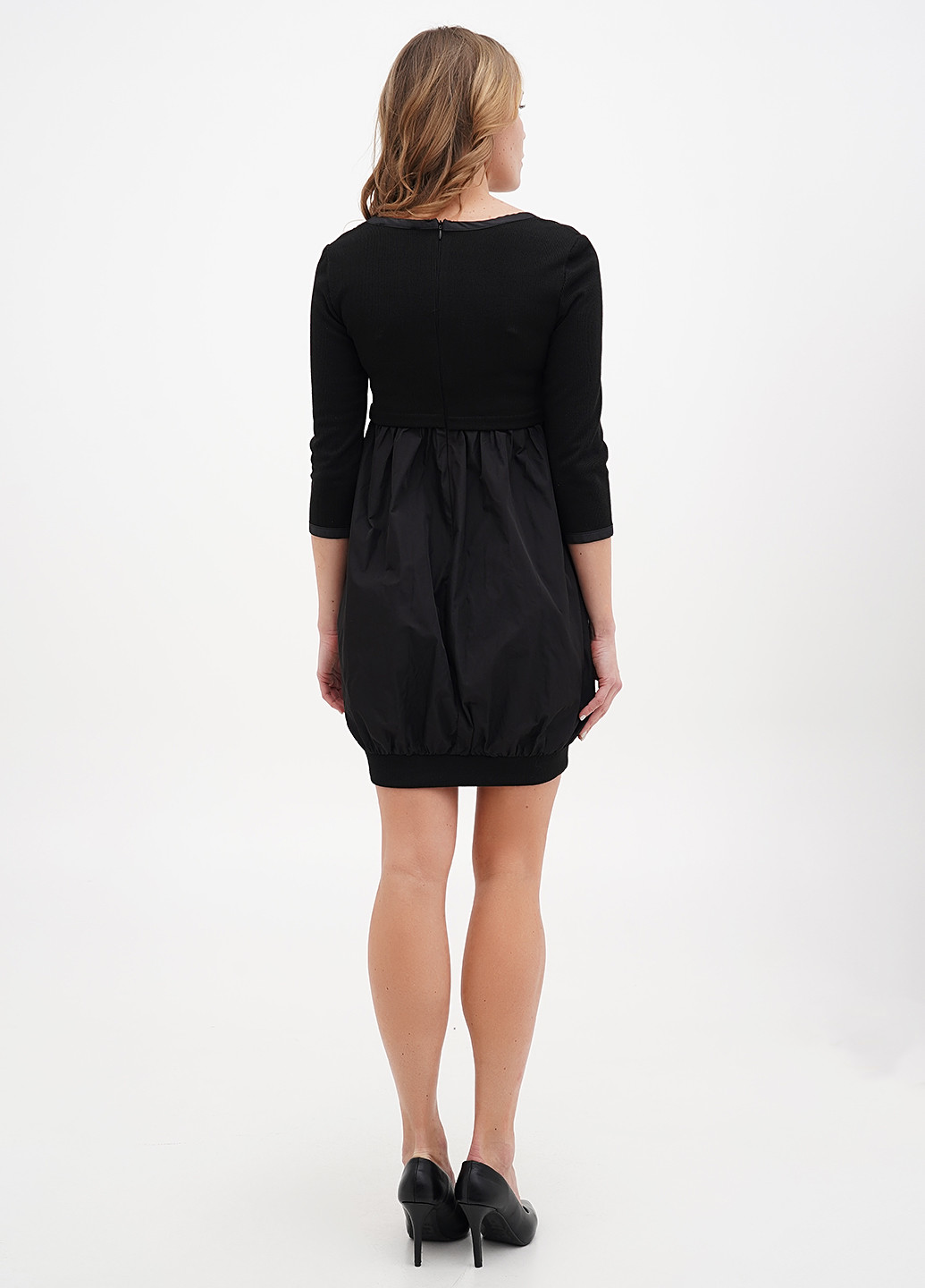 Черное кэжуал платье баллон Sassofono однотонное