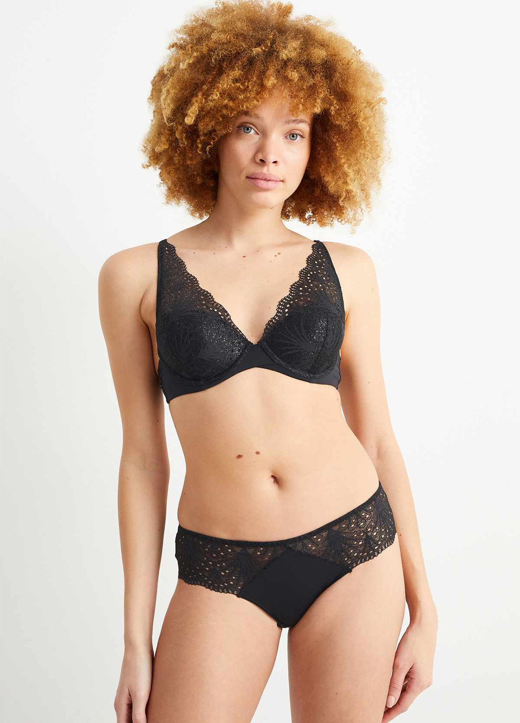 Чёрный бралетт бюстгальтер C&A с косточками полиамид, кружево