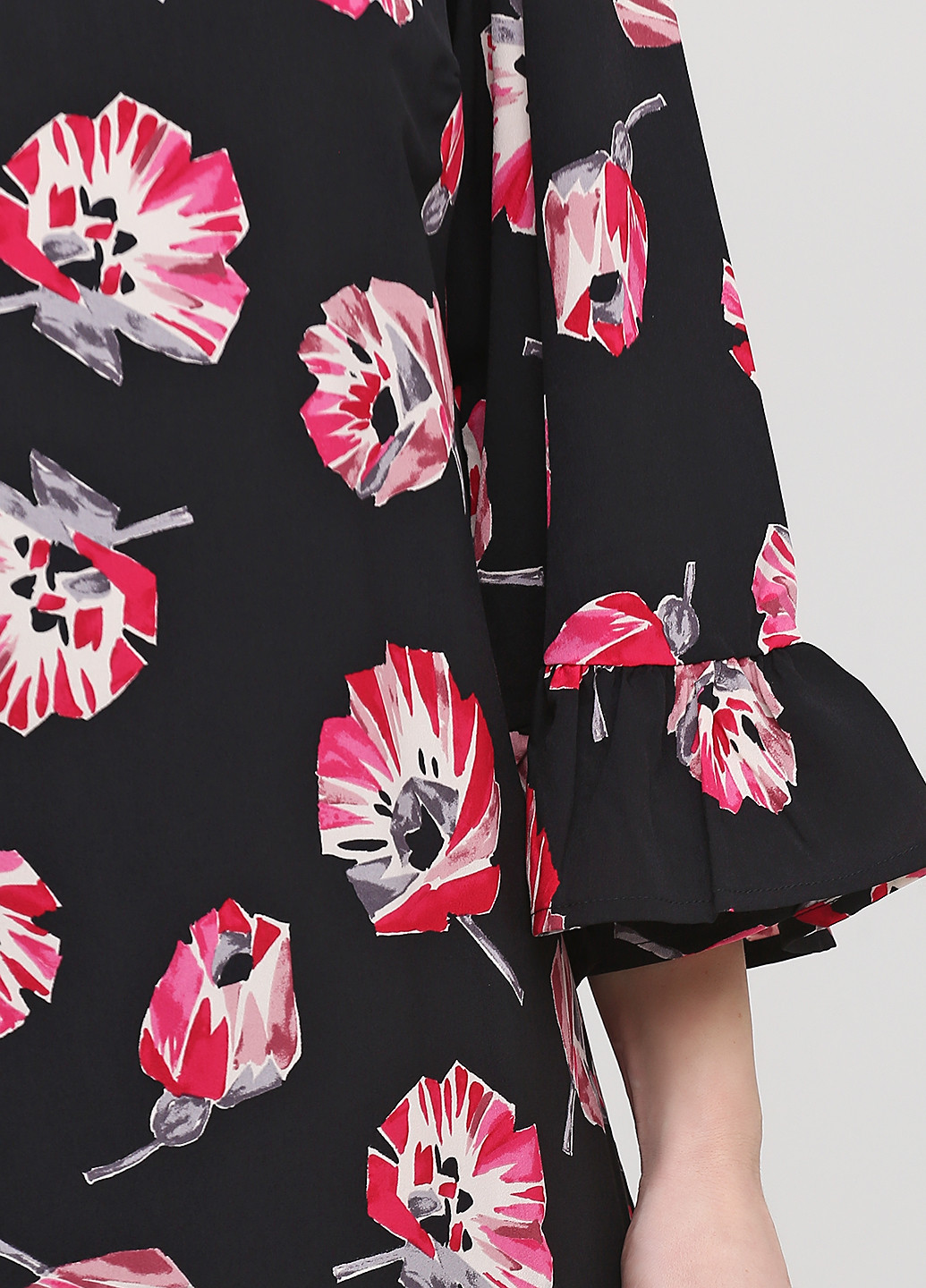 Черное кэжуал платье Ashley Brooke с цветочным принтом