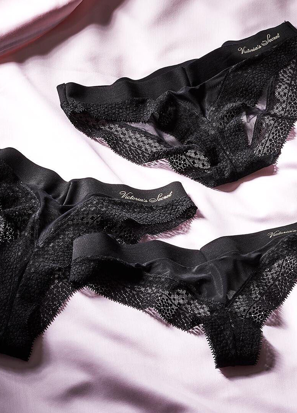 Черный демисезонный комплект (бюстгальтер, трусы) Victoria's Secret