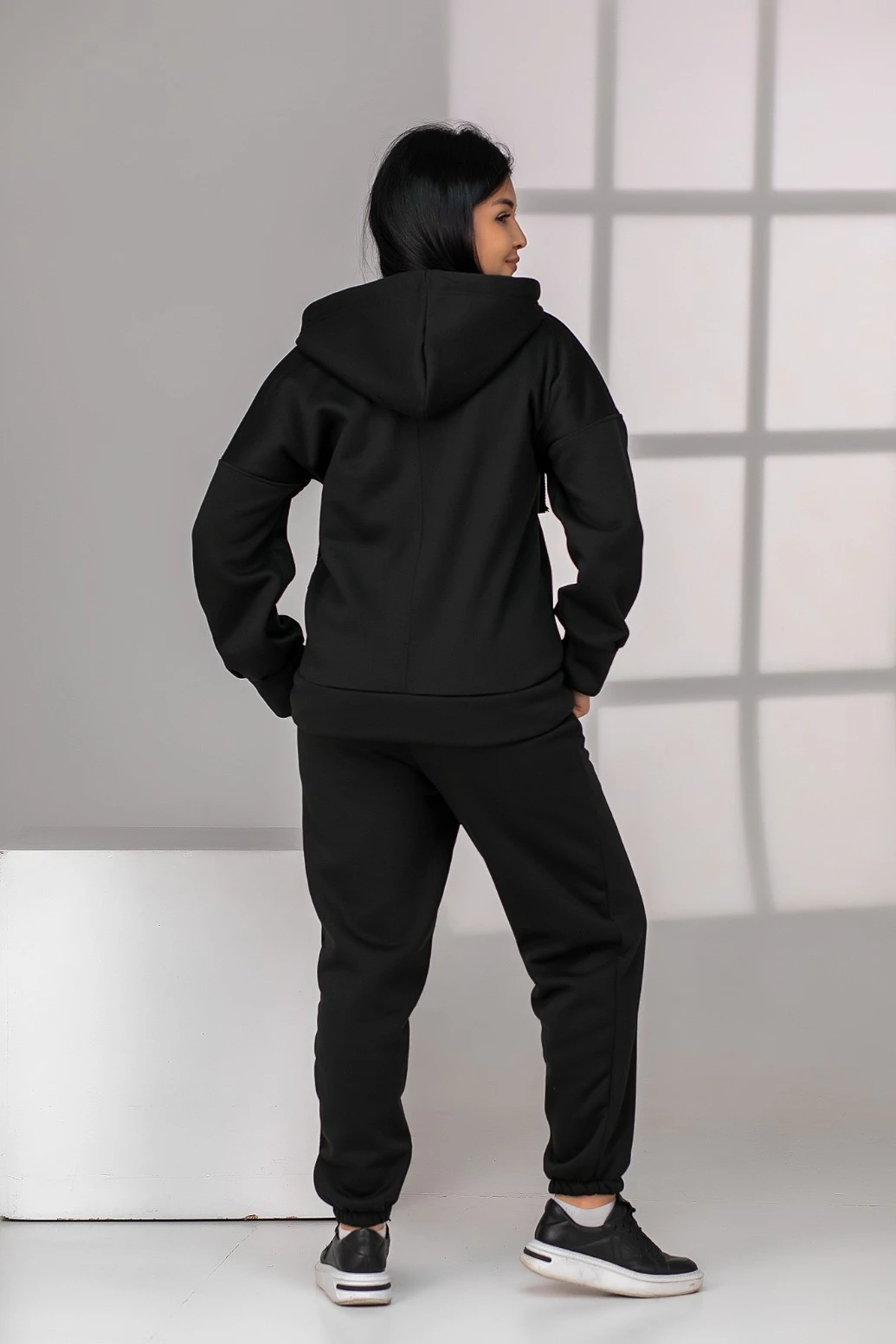 Модный и теплый спортивный костюм InFashion Спортивный костюм (256916233)