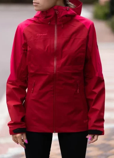 Розовая демисезонная водонепронецаемая куртка gore-tex® Mammut