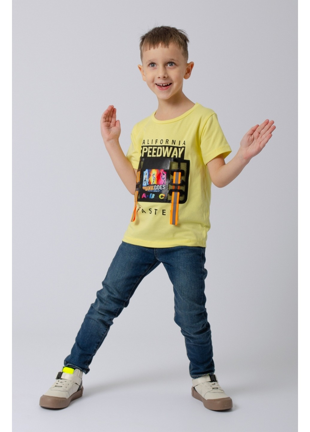 Желтая летняя футболка для мальчика Boinc