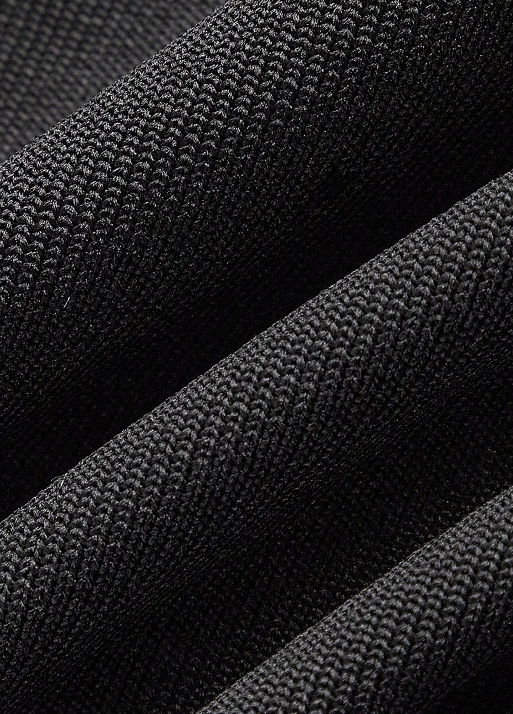 Черное коктейльное платье с открытой спиной SHEIN однотонное