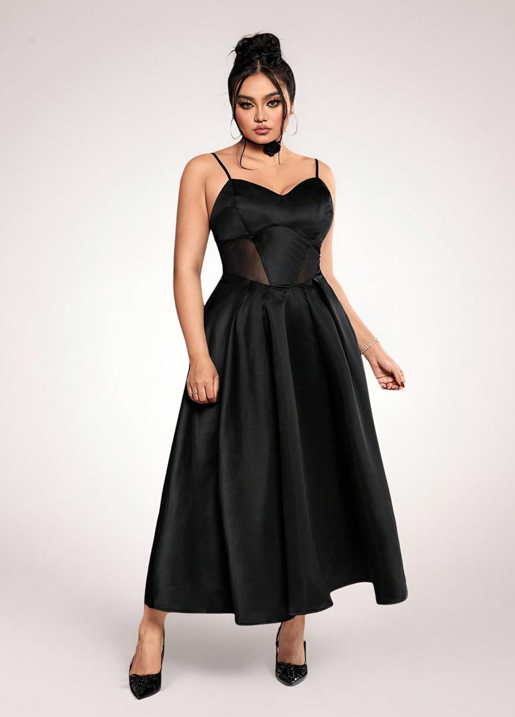 Черное вечернее платье клеш SHEIN однотонное