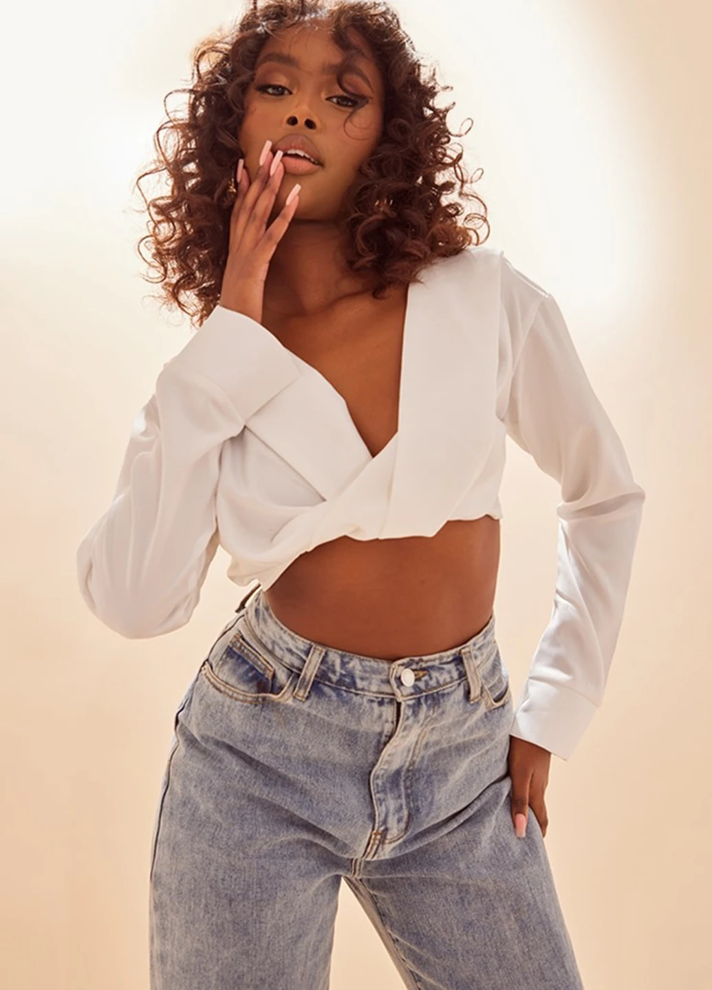 Біла блуза PrettyLittleThing