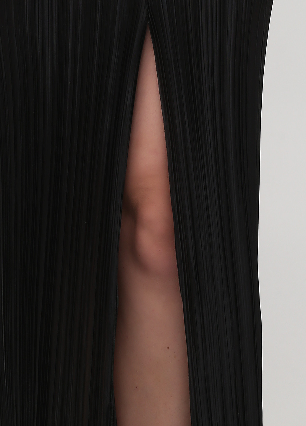 Черное вечернее платье с открытой спиной, плиссированное Boohoo однотонное