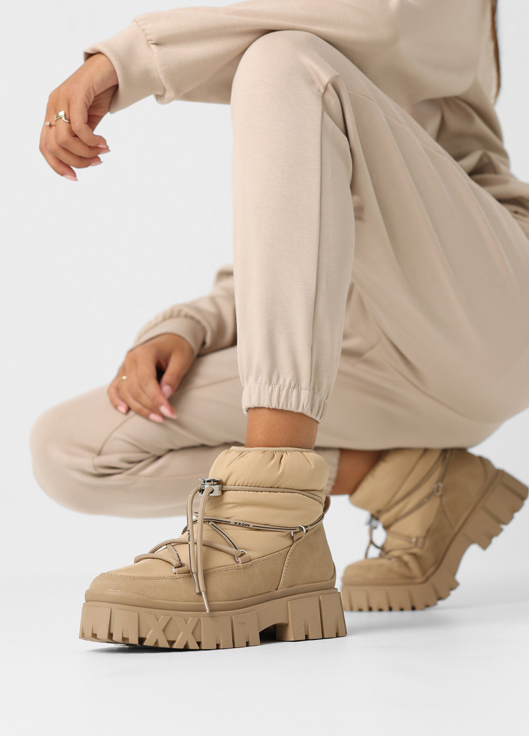 Бежевые дутики Mexx на тракторной подошве, с логотипом, со шнуровкой