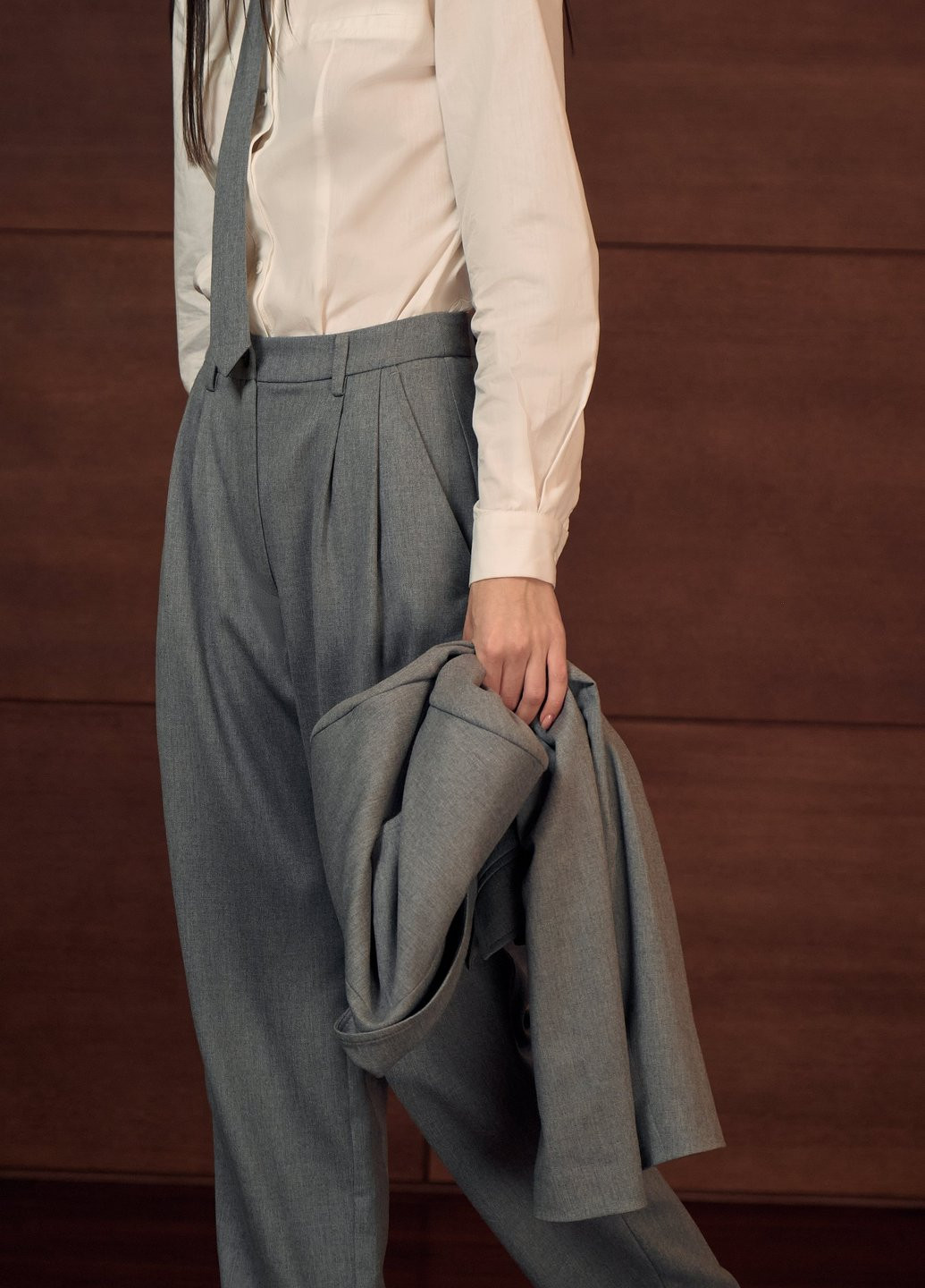 Серые кэжуал демисезонные классические брюки Gepur