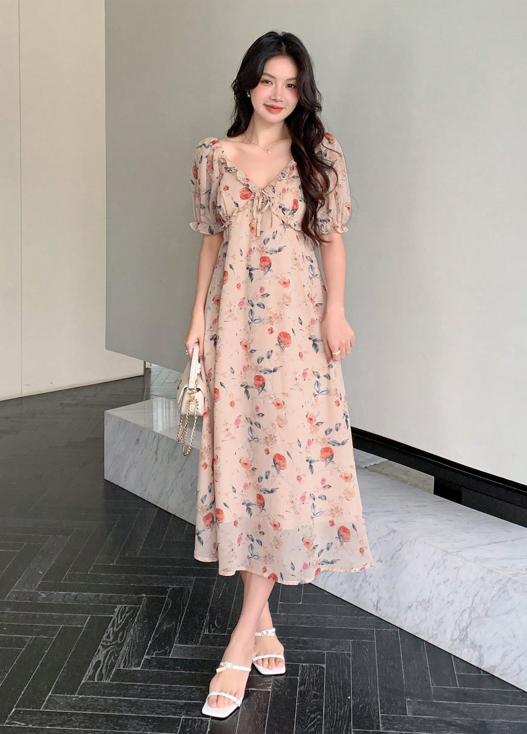 Кремова кежуал сукня в стилі армпір SHEIN з квітковим принтом