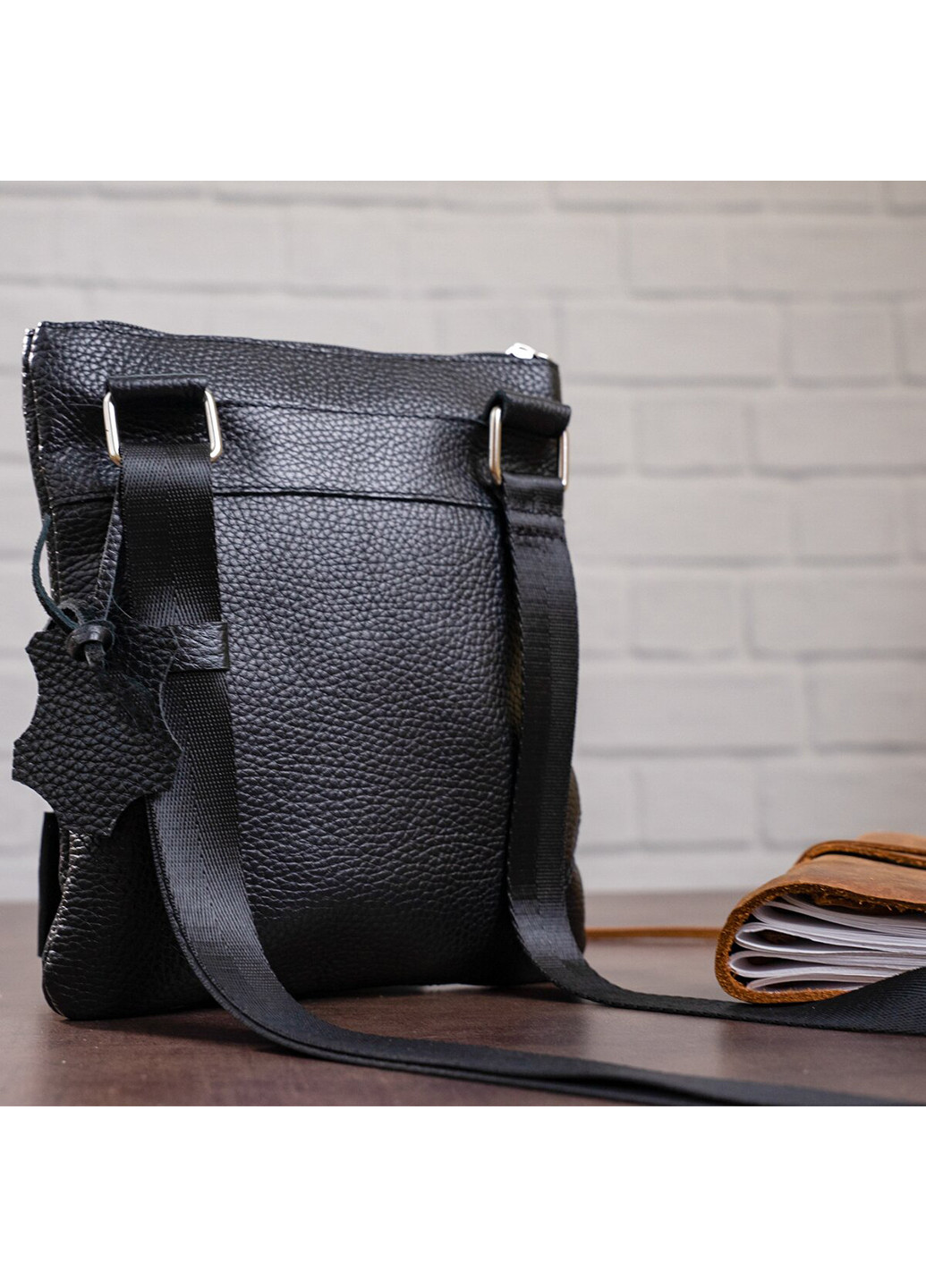 Чоловіча шкіряна сумка 19,5х22х1 см Shvigel (252128902)