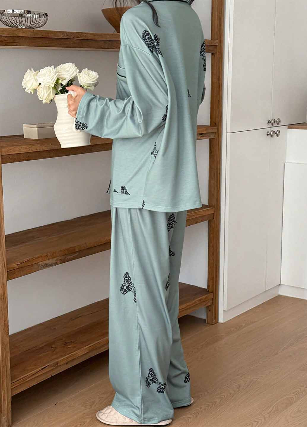 Сіро-зелена всесезон піжама (сорочка, штани) сорочка + брюки SHEIN