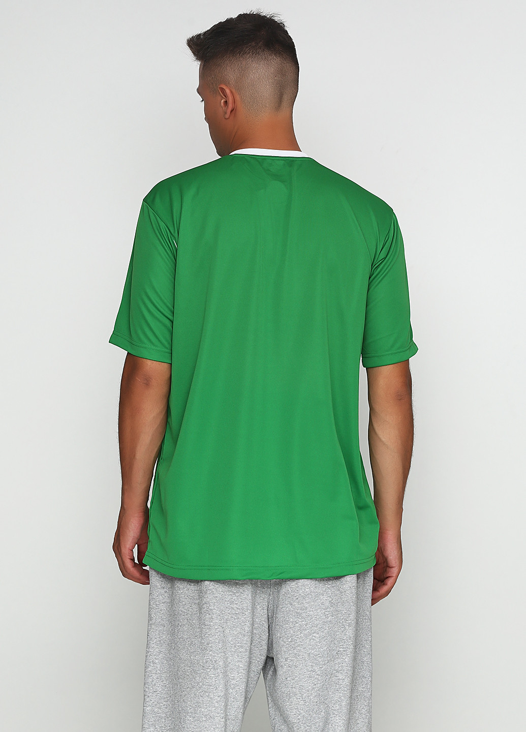 Зеленая футболка Umbro