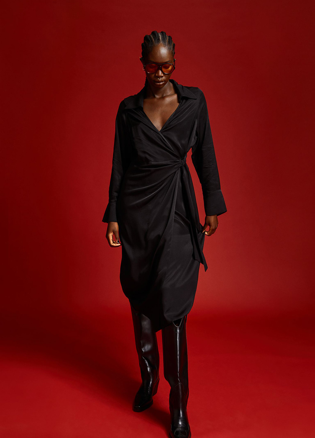 Черное коктейльное платье на запах H&M однотонное