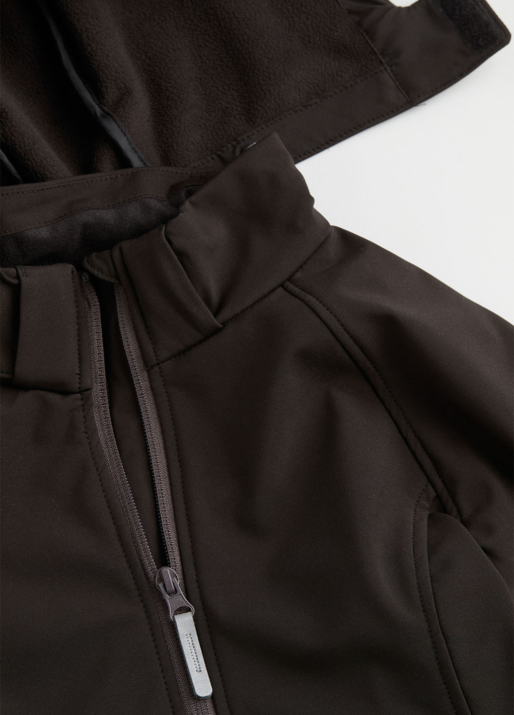 Черная демисезонная куртка H&M