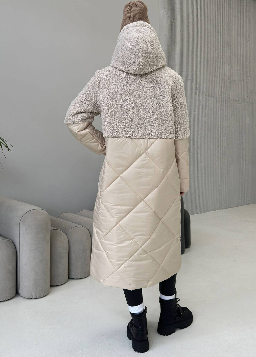 Светло-бежевая зимняя куртка No Brand