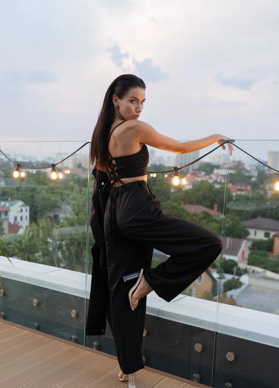 Стильний жіночий костюм Чорного кольору Shuna Comfort (253888834)