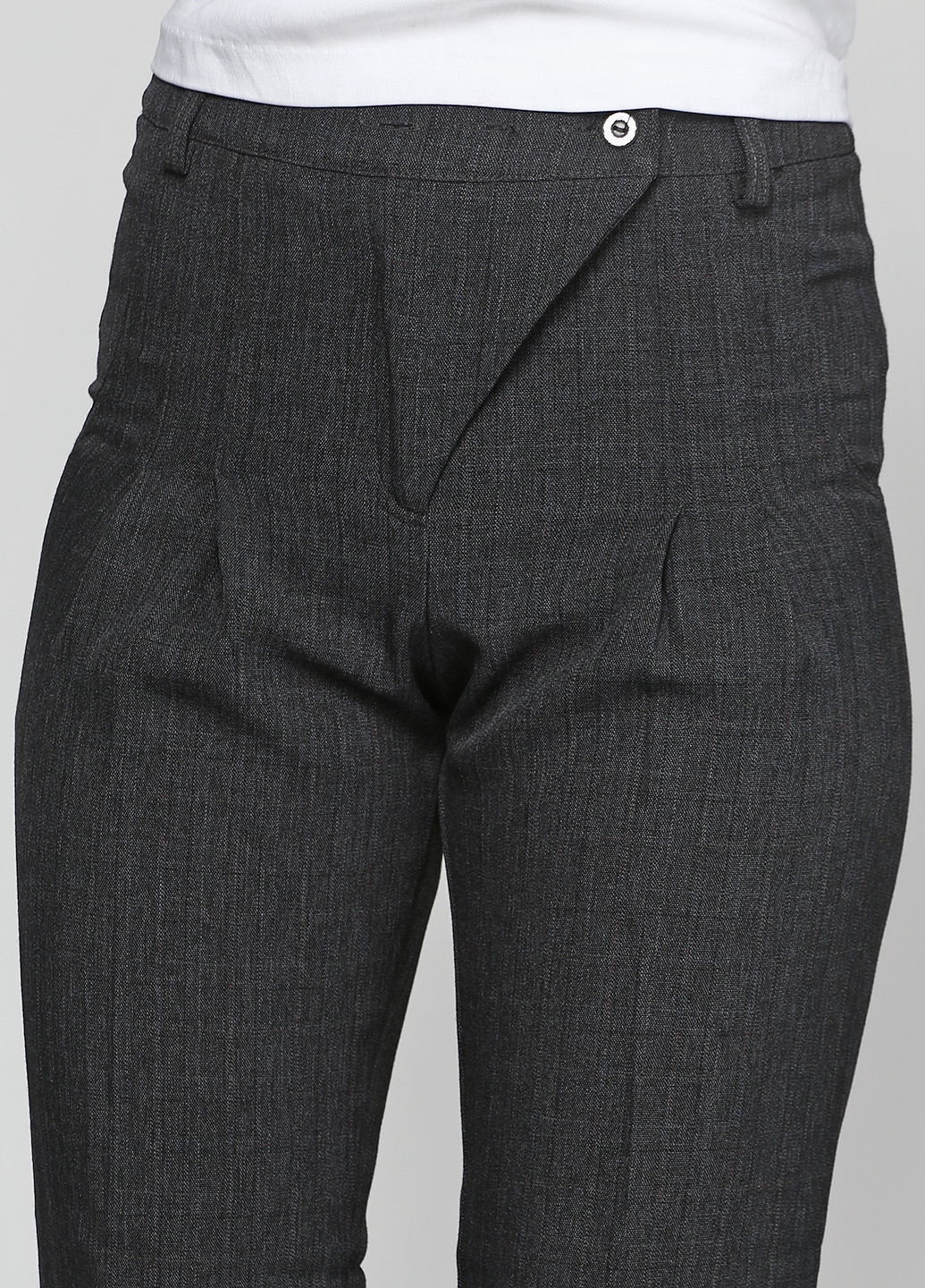 Грифельно-серые кэжуал демисезонные зауженные брюки Ut