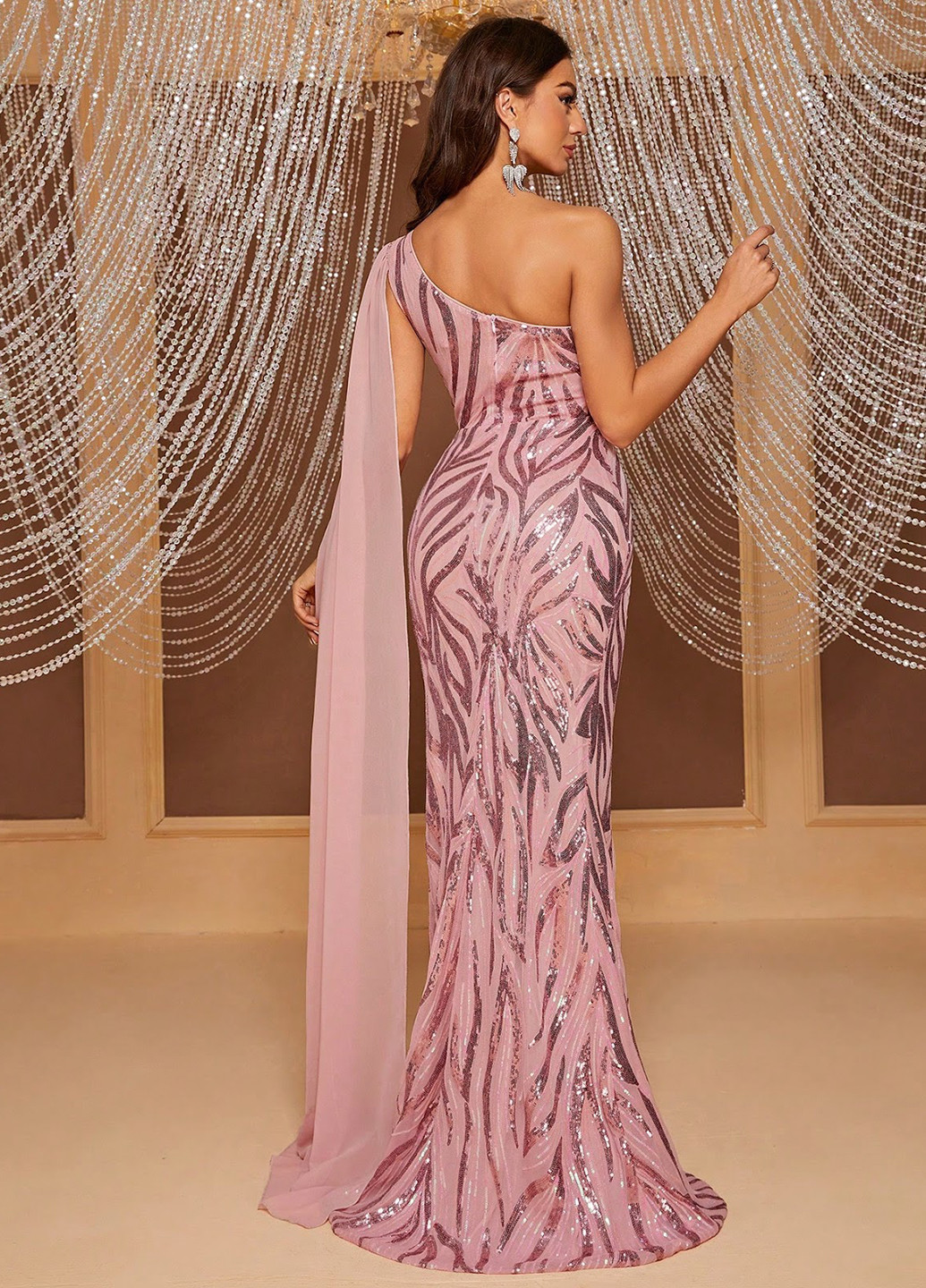 Світло-рожева вечірня сукня годе, на одне плече, зі шлейфом SHEIN з абстрактним візерунком