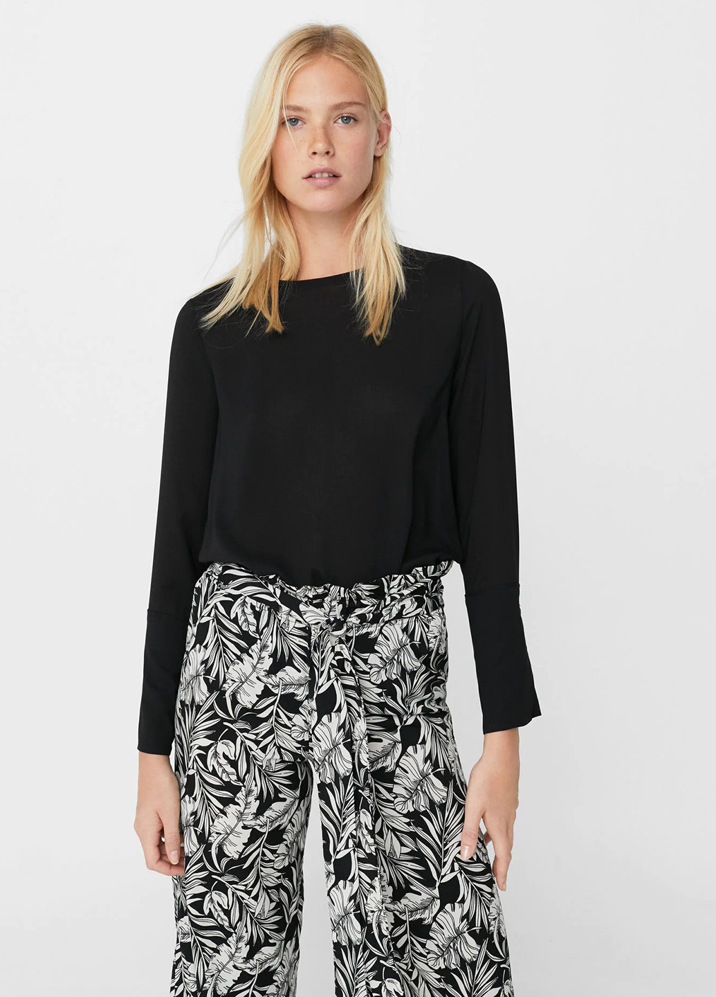 Чёрная блуза Mango