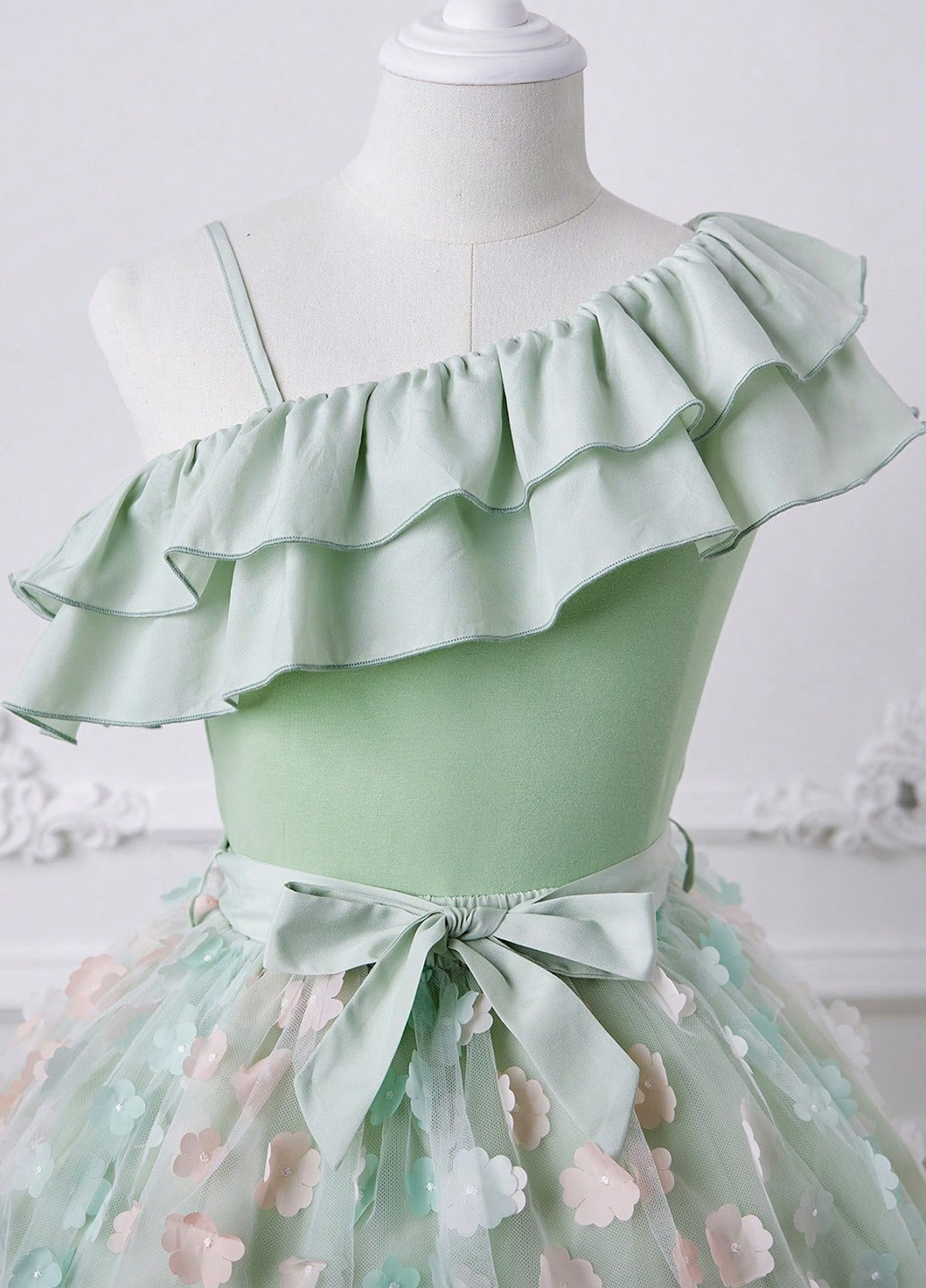 Светло-зеленый летний костюм (топ, юбка) SHEIN