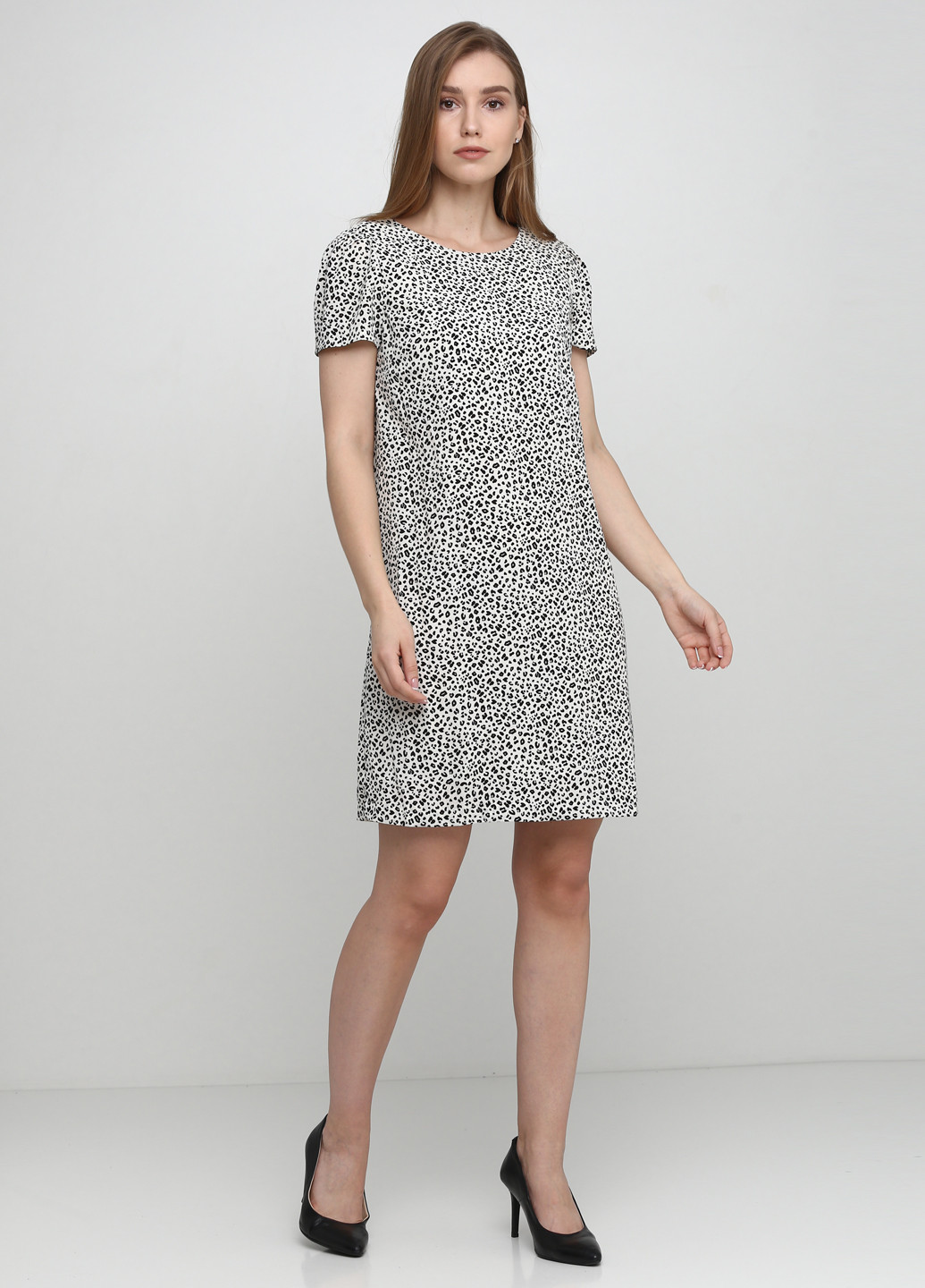 Белое кэжуал платье футляр Etam с абстрактным узором