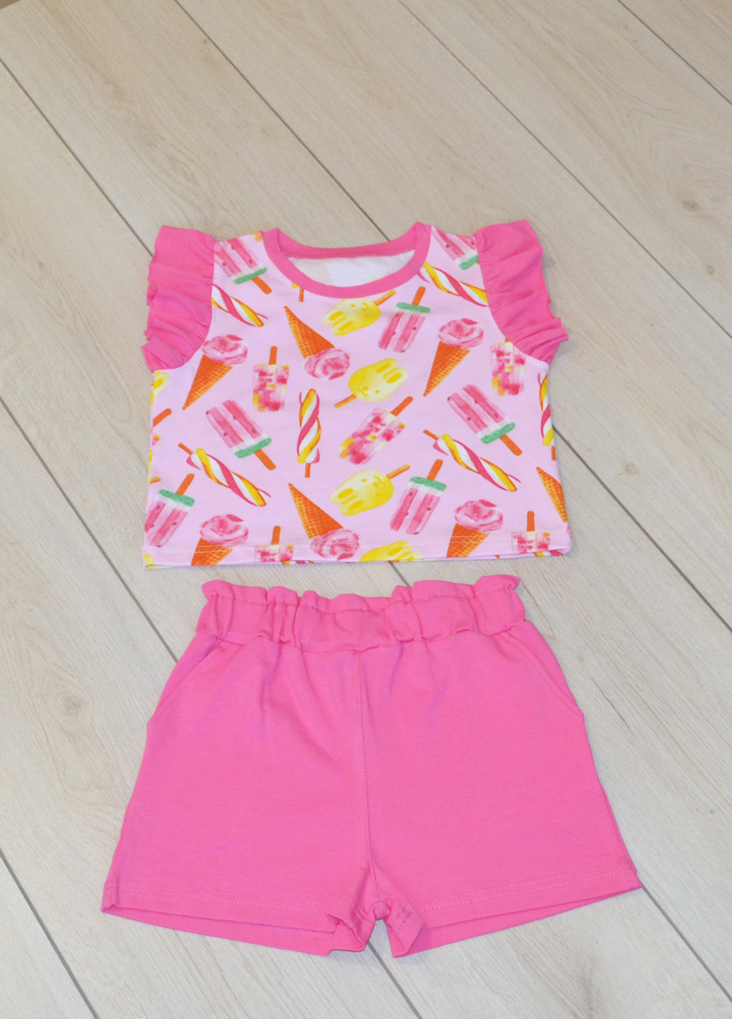 Розовый летний летний костюм для девочки (шорты + футболка) "лакомство" с шортами Витуся