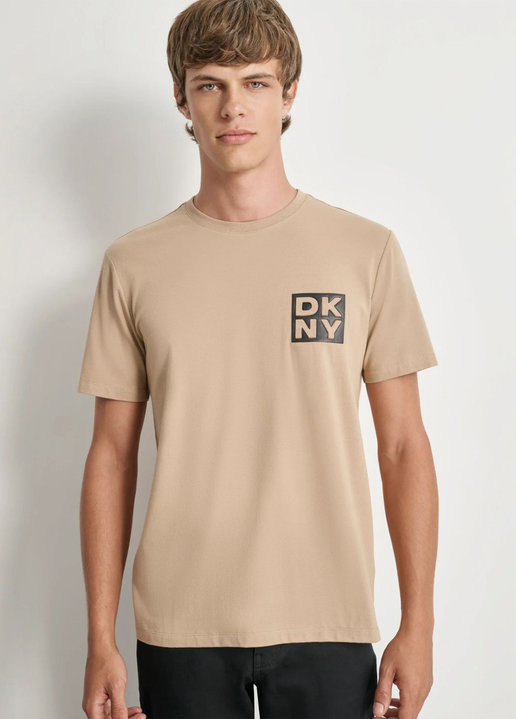 Бежева футболка DKNY