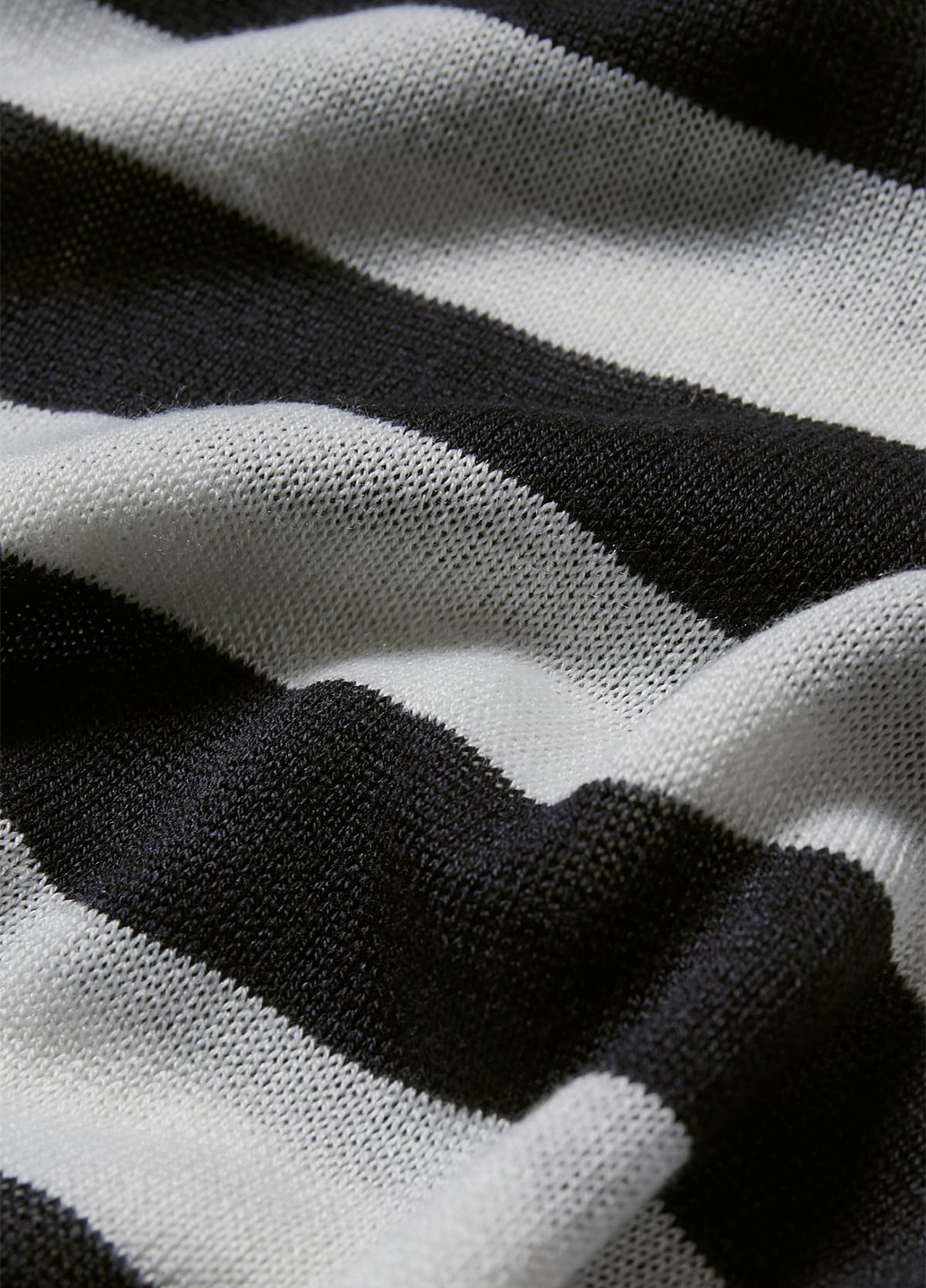 Черно-белый демисезонный свитер джемпер C&A