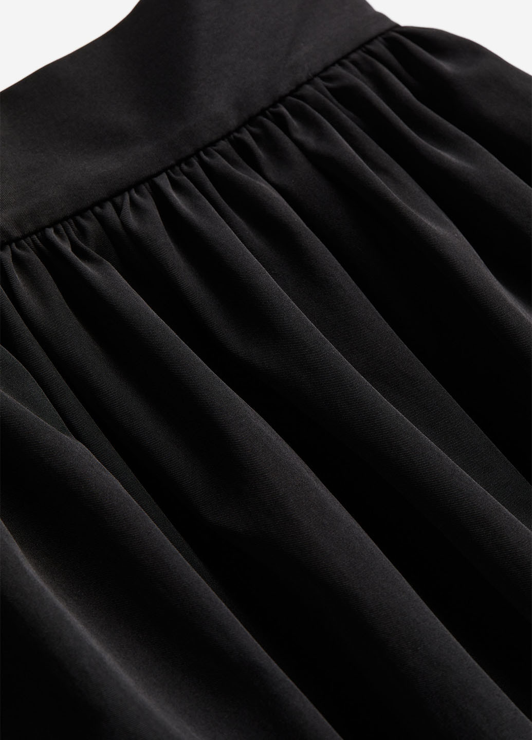 Черная кэжуал однотонная юбка H&M клешированная, а-силуэта (трапеция)